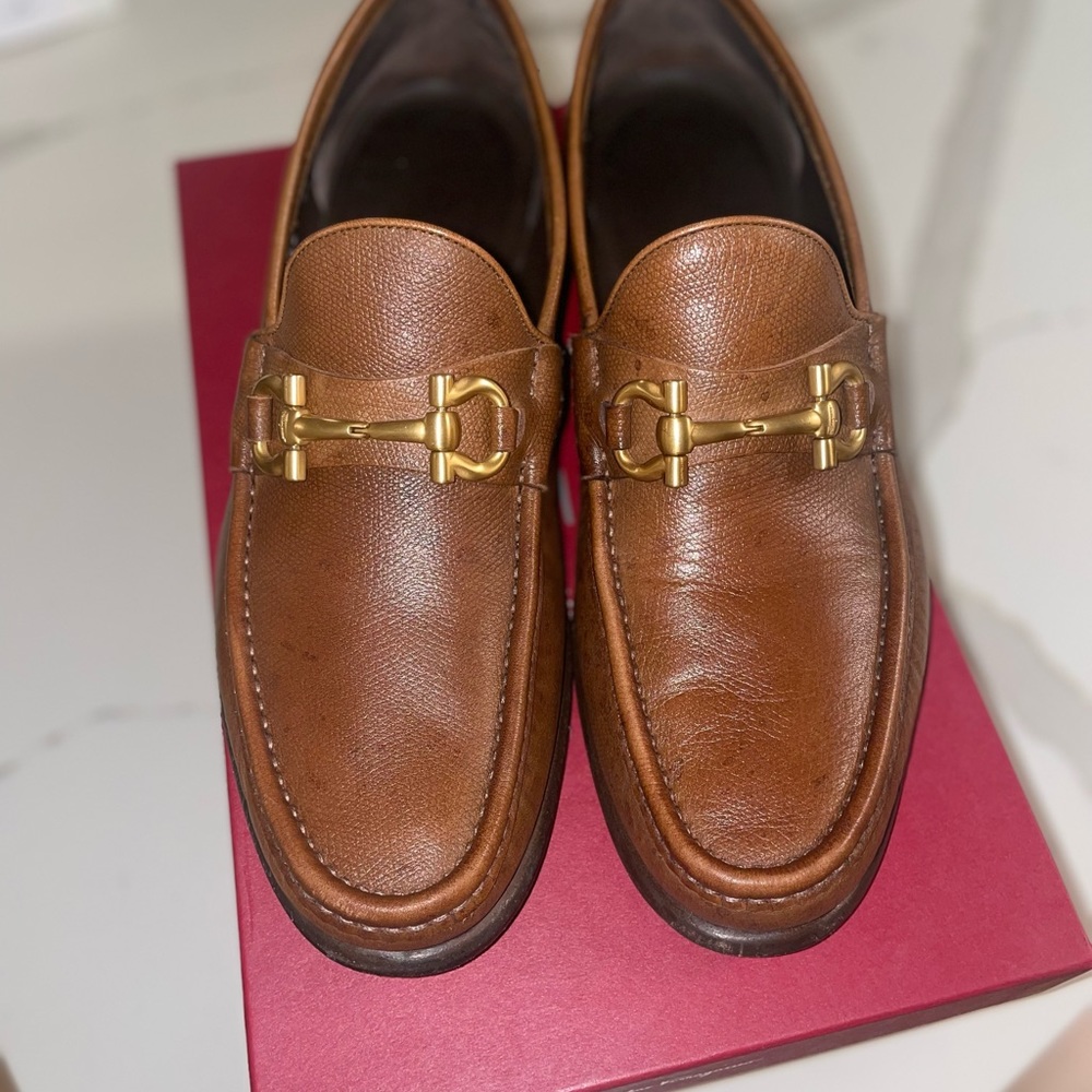 COPY - Salvatore Ferragamo
Textured Calfskin Gancini Loafer, Brown